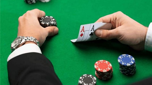 Tâm lý chiến khi chơi Poker cách kiểm soát cảm xúc