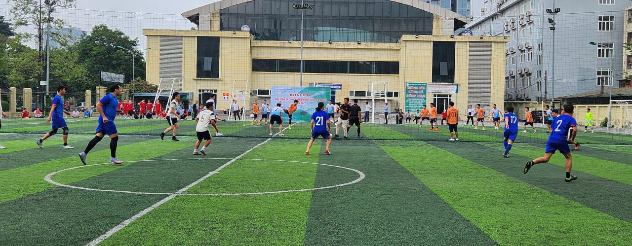 Đội bóng đá nam cán bộ ULIS giành giải Ba giải bóng đá Công đoàn ĐHQGHN năm 2022 – Trường Đại học Ngoại ngữ – Đại học Quốc gia Hà Nội