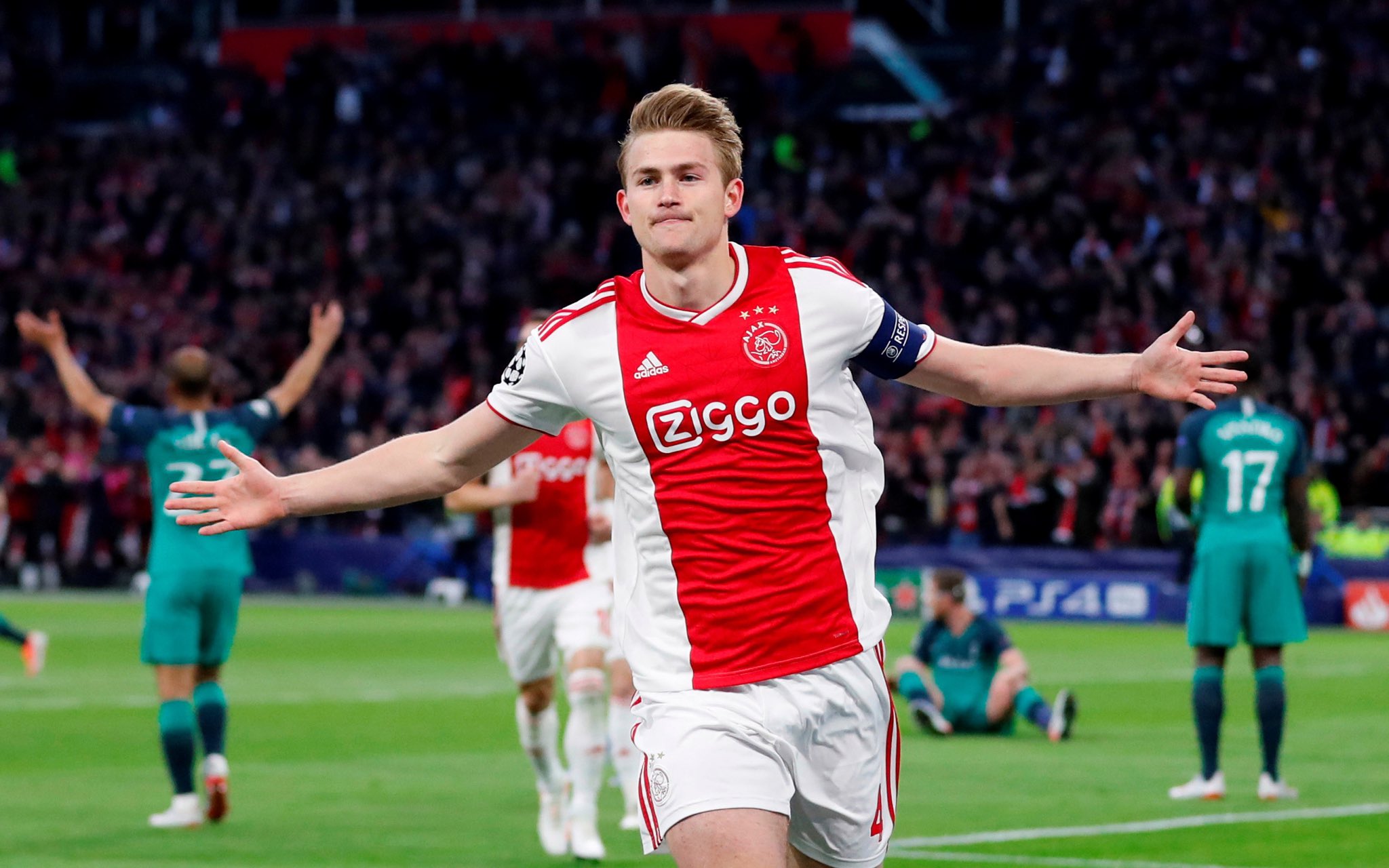 Top 10 Đội Trưởng Trẻ Nhất Lịch Sử Bóng Đá - Top Soccer Blog
