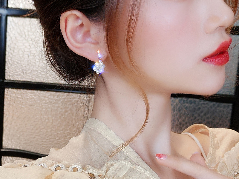 Cách chọn bông tai phù hợp với trang phục, đẹp thời trang nhất - Thegioididong.com