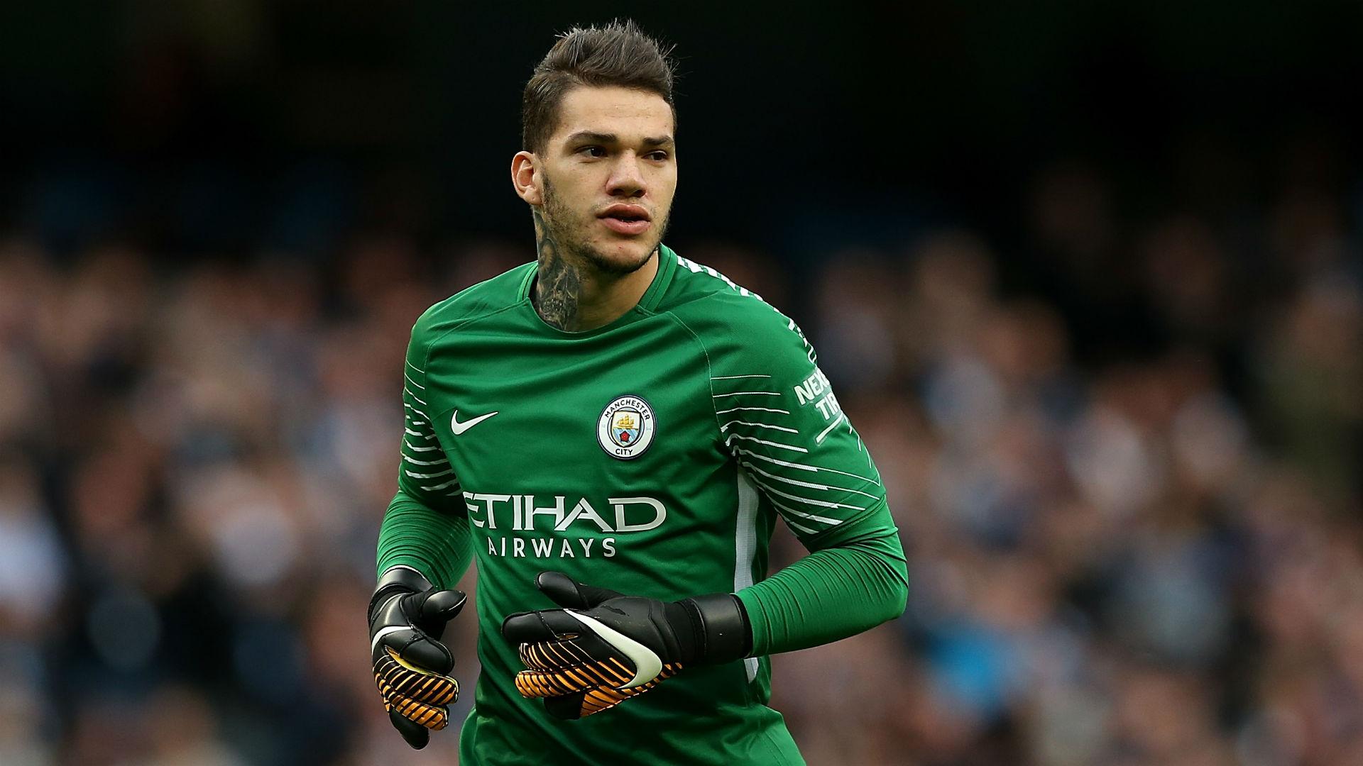 Thói mê tín kỳ lạ của thủ môn Ederson trong màu áo Man City