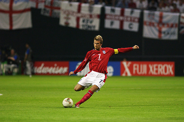 FIFA Online 3: Hakan Calhanoglu, người kế nhiệm David Beckham