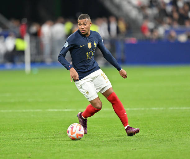 Top 10 Cầu Thủ Bóng Đá Kiểm Soát Bóng Tốt Nhất (2023) - Top Soccer Blog