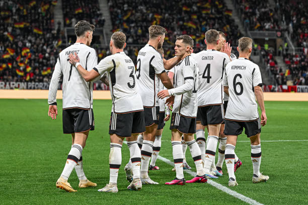 10 Đội Bóng Nổi Tiếng Chơi Trong Màu Trắng - Top Soccer Blog