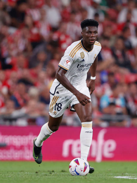 Top 10 Tiền Vệ Phòng ngự Xuất Sắc Nhất Thế Giới (2023) - Top Soccer Blog