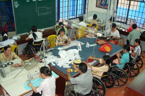 Việc làm cho người khuyết tật chồng chất khó khăn - Đài Phát thanh và Truyền hình Điện Biên