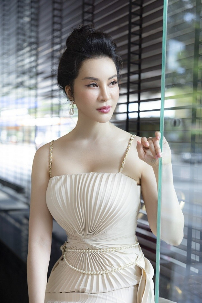 Tiểu sử diễn viên Thanh Mai : Với tôi, hạnh phúc đơn giản chỉ cần hai người là đủ