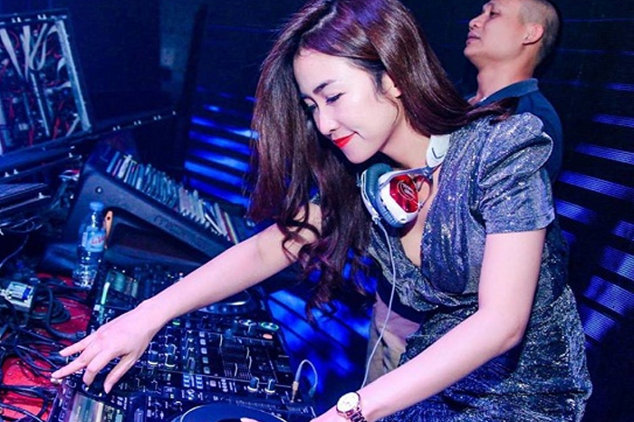Tiểu sử DJ Trang Moon, Nữ DJ sexy gợi cảm SEXY số 1 Việt Nam